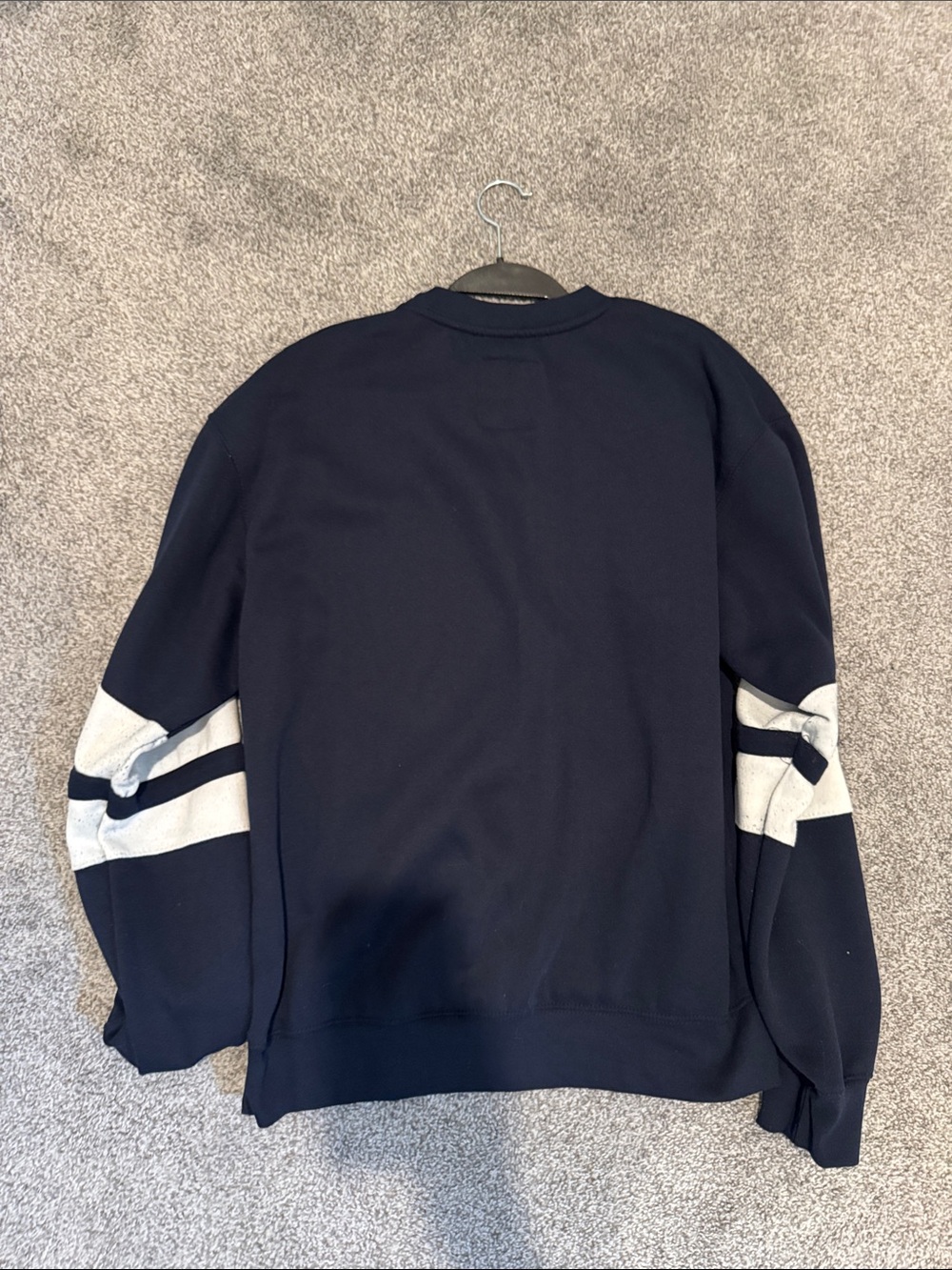 Two men state crewneck sweatshirts - Picture 7 of 8